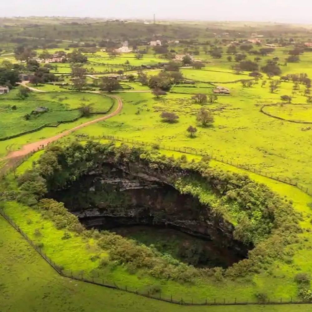 Tawi Attair Sinkhole